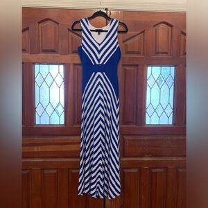 Dana Buchman sleeveless maxi dress 6 chevron stripes